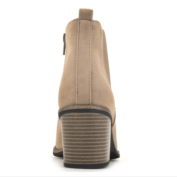 White Mountain Ladies Ankle Boot, Tan - Picture 3 of 5